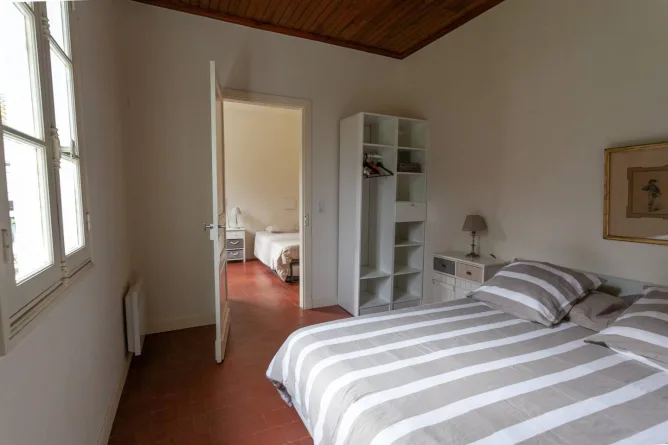 Room with 160x190 double bed with garden view