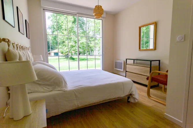 Chambre n°2 du gîte de l'Atelier à Darricau, Aureilhan, Landes