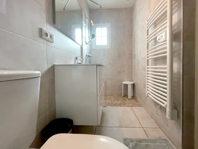 En-suite bathroom to bedroom 2