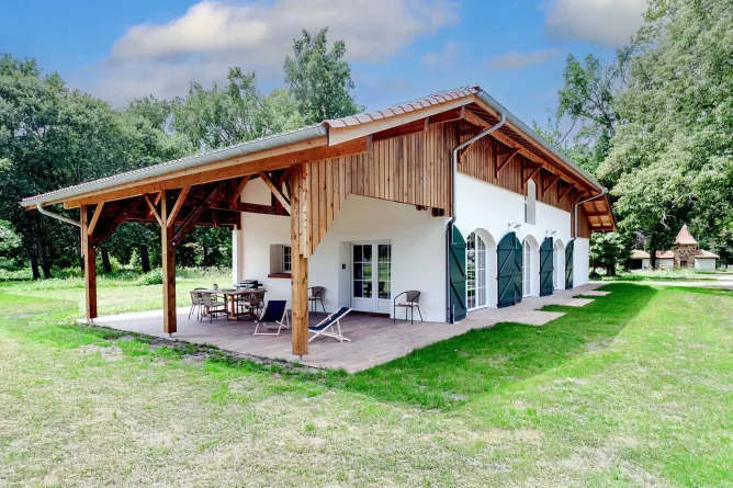 Vue extérieur du gîte l'Atelier à Darricau, Aureilhan, Landes