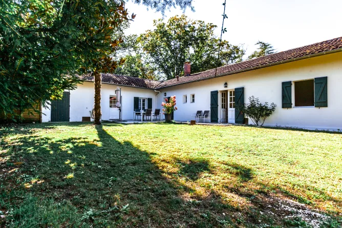 180m² wooded garden