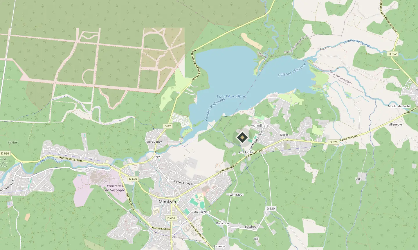 Carte : le domaine Darricau, marqué d’un losange vert, au bord sud du lac d’Aureilhan, entre Aureilhan et Mimizan
